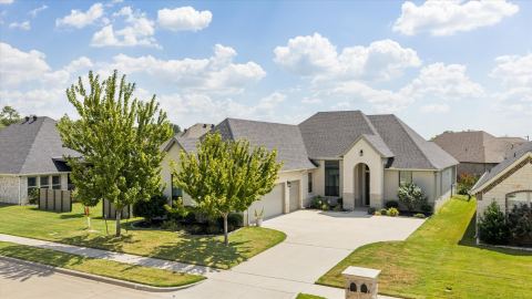 1109 Aviara Court, Granbury, TX 76048 — photo 2
