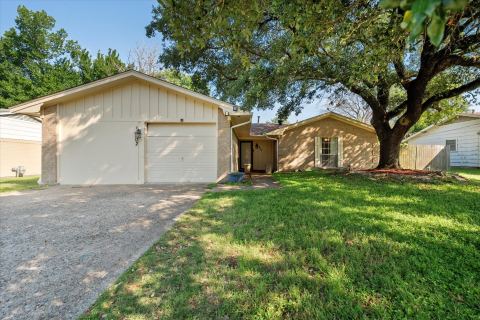 402 Carol Avenue, Corsicana
