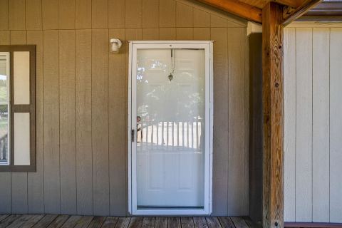 557 Surrey Lane, Burleson, TX 76028 — photo 2