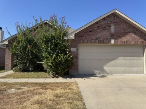 412 Marble Creek Drive, Fort Worth, TX 76131 — photo 2