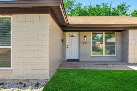 301 Linda Drive, Burleson, TX 76028 — photo 3