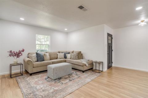 1701 Larkspur Drive, Arlington, TX 76013 — photo 2