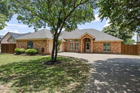105 Casas Del Sur Street, Granbury, TX 76049 — photo 2