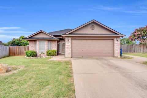 1006 Darren Drive, Burleson