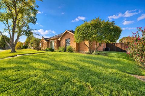 1237 STONEWALL Street, Garland