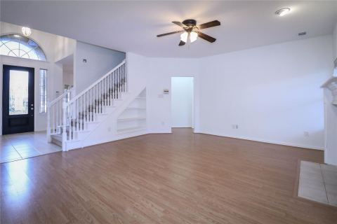 504 Renfro Court, Irving, TX 75063 — photo 3
