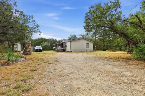 900 Cedar Break Court, Cleburne, TX 76033 — photo 2