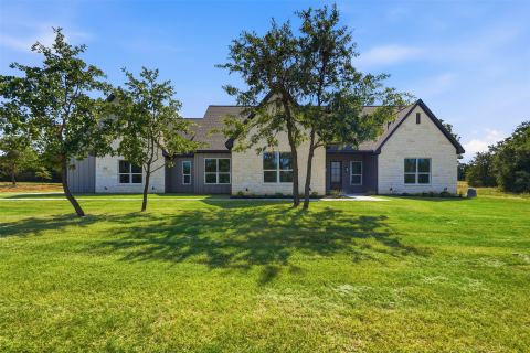 104 Springhill Court, Springtown