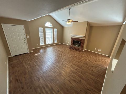 105 Sudbury Way, Arlington, TX 76018 — photo 2