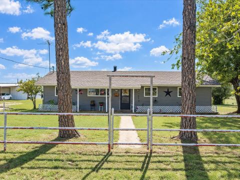 2220 Well Service Road, Bowie, TX 76230 — photo 3