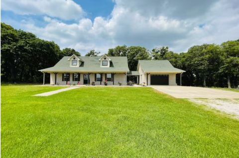 207 EMBERSON CHAPEL Road, Pilot Point