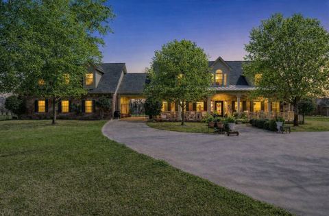 9001 Sawgrass Court, Granbury, TX 76049 — photo 2