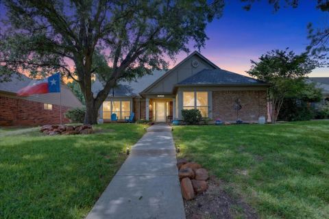 2117 Lavaca Trail, Carrollton, TX 75010 — photo 2