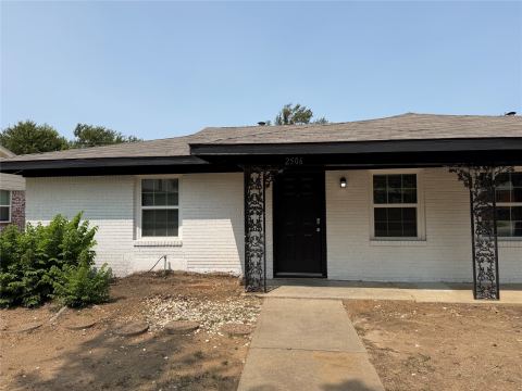 2506 Normont Circle, Fort Worth