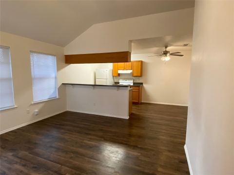 641 Woodard Avenue C, Cleburne, TX 76033 — photo 3