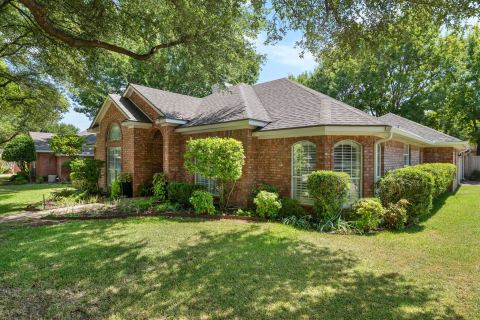 9604 Yellowstone Road, Waco, TX 76712 — photo 3
