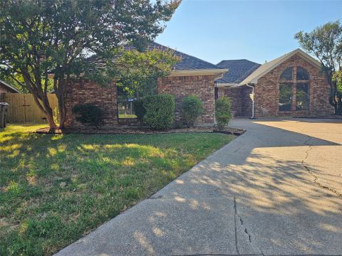6300 Brownlee Lane, Arlington