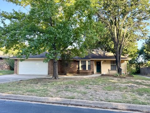 713 Owens Drive, Crowley