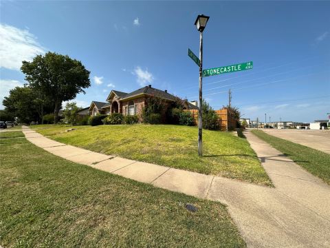 4002 Stonecastle Drive, Garland, TX 75044 — photo 2