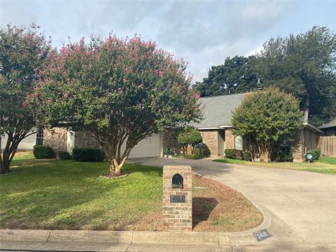 2400 Cross Timbers Trail, Arlington