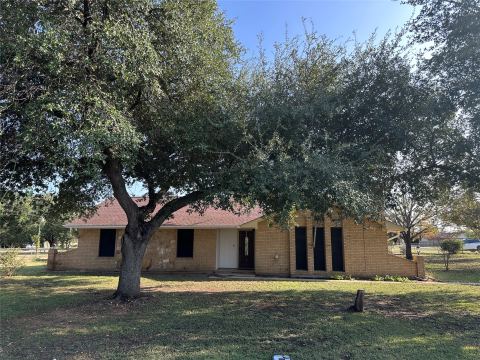 137 Oakview Circle, Waco