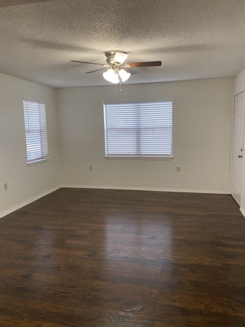 384 W Van Alstyne Parkway, Van Alstyne, TX 75495 — photo 2