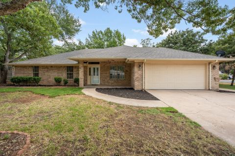 3906 Cimmaron Trail, Granbury, TX 76049 — photo 2