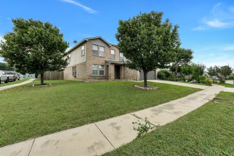 6021 Lucas Court, Fort Worth, TX 76119 — photo 3