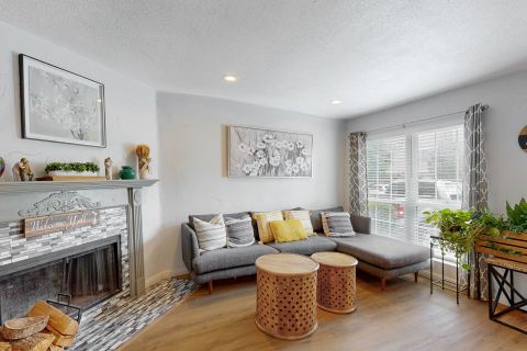 617 Carriagehouse Lane E3, Garland