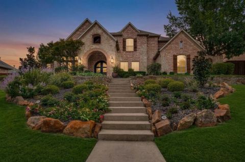 2614 Queen Elizabeth Boulevard, Lewisville, TX 75056 — photo 2