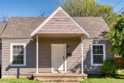 712 Cantey Avenue W, Fort Worth