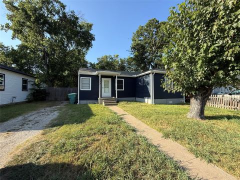 1033 S Hub Street, Sherman, TX 75090 — photo 2