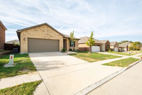 817 Cedar Elm Drive, Anna