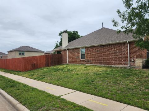 500 Paddle Drive, Crowley, TX 76036 — photo 2