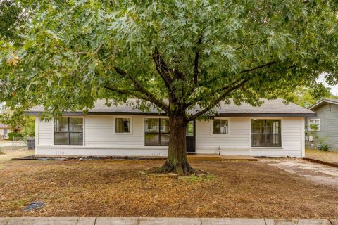 703 Odell Street, Cleburne, TX 76033 — photo 2