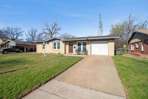 1616 Grantland Circle, Fort Worth, TX 76112 — photo 2