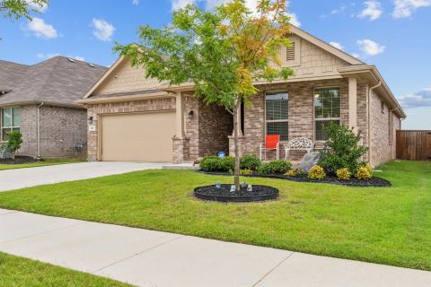 525 Big Horn Pass, Denton, TX 76210 — photo 2