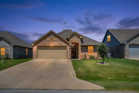 3207 Windcrest Drive, Granbury