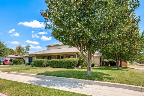 2500 Nottingham Drive, Denton, TX 76209 — photo 2