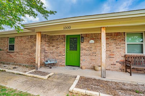 1300 4th Street, Granbury, TX 76048 — photo 3
