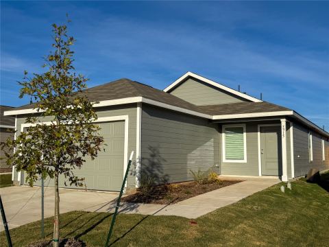 3915 Selawik Street, Sherman