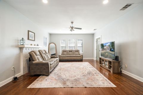 719 N Barnett Avenue, Dallas, TX 75211 — photo 3