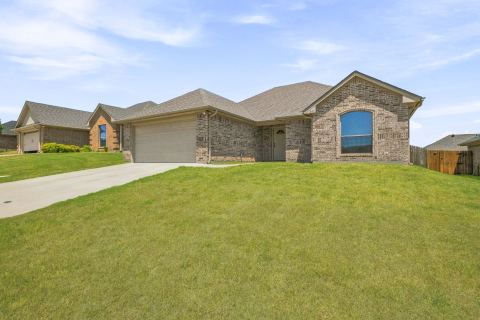 1245 Newcastle Drive, Weatherford, TX 76086 — photo 2