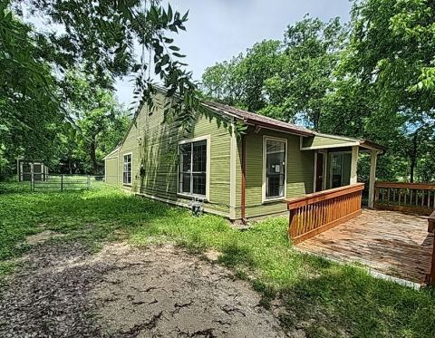 218 S Buffalo Avenue, Cleburne, TX 76033 — photo 2