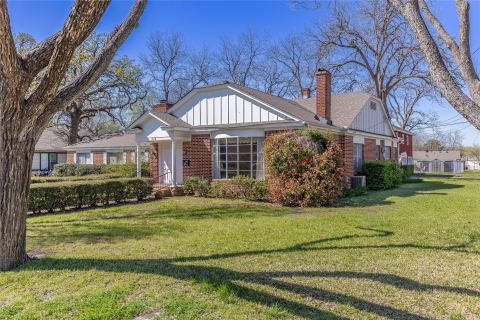 220 N Holly, Sherman, TX 75092 — photo 3