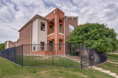 1596 Fiji Street, Dallas, TX 75203 — photo 2