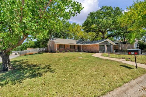 601 State Street, Weatherford, TX 76086 — photo 2