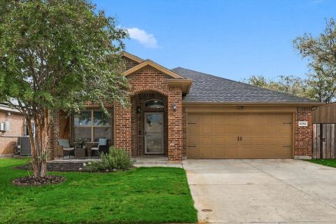 8200 Spotted Doe Drive, Fort Worth, TX 76179 — photo 2