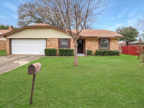 841 S Atkerson Lane, Euless