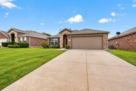 1413 Thibodaux Drive, Greenville, TX 75402 — photo 2